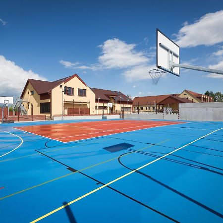Sport Relax Hotel Na Kopecku Krinec Екстериор снимка