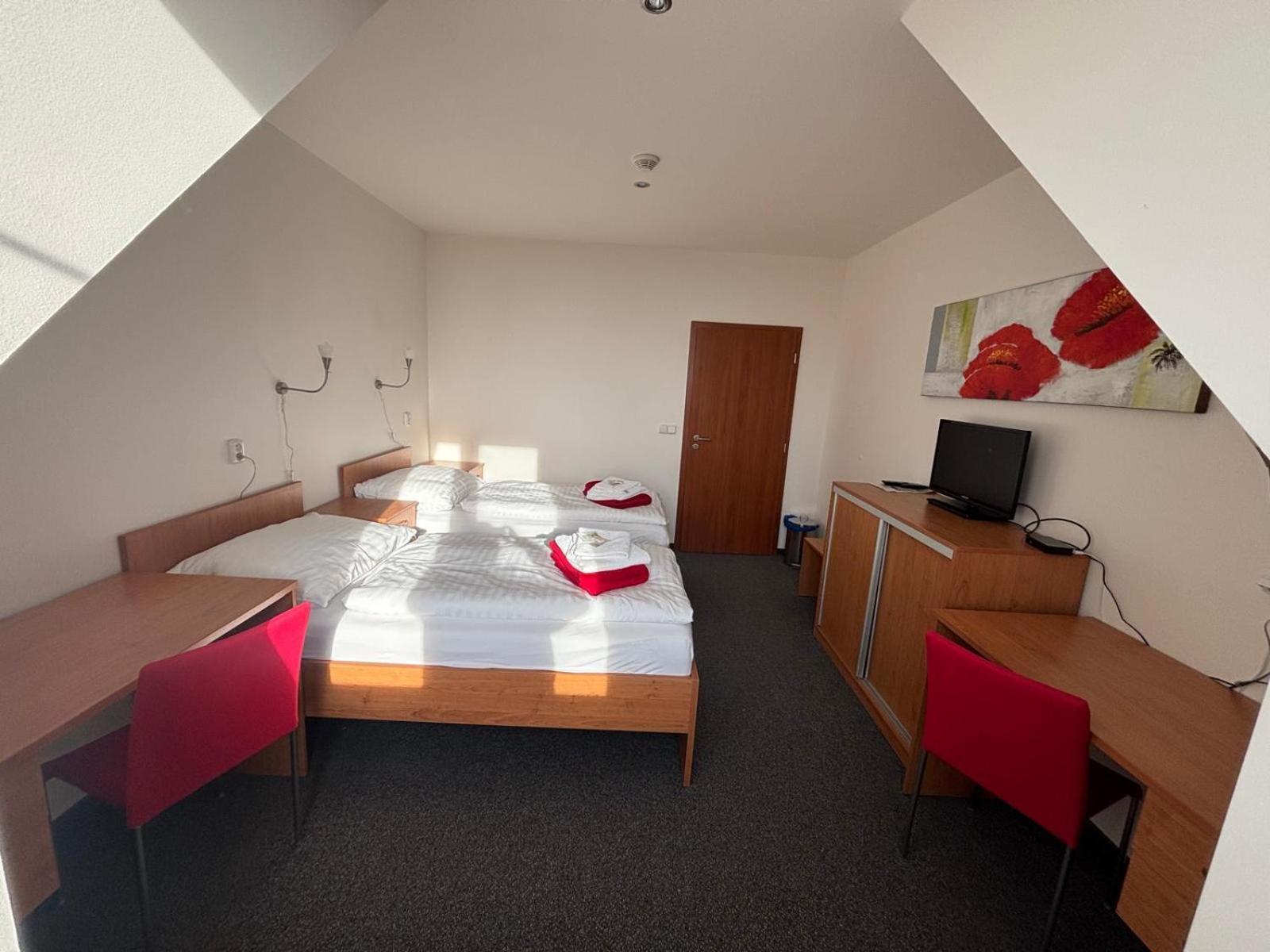 Sport Relax Hotel Na Kopecku Krinec Екстериор снимка